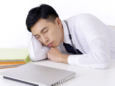 無呼吸による睡眠のリスクは長い時間を掛けて徐々に蓄積されていき、脳にも悪い影響を与えるこ